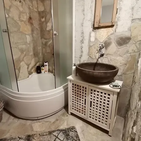 Vikendica Na Jezeru *