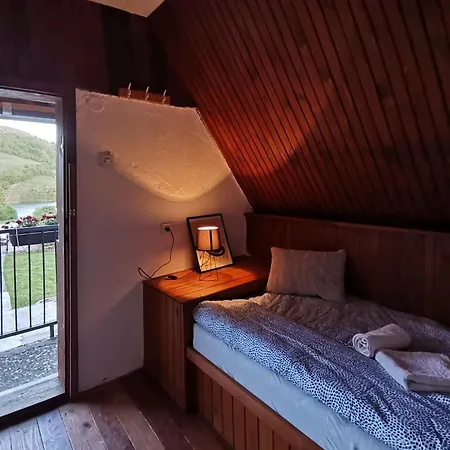 Holiday home Vikendica Na Jezeru Gacko