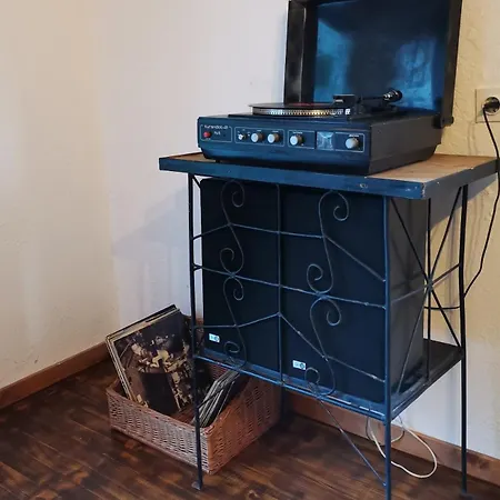Vikendica Na Jezeru Holiday home *