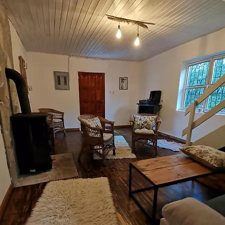 Vikendica Na Jezeru *